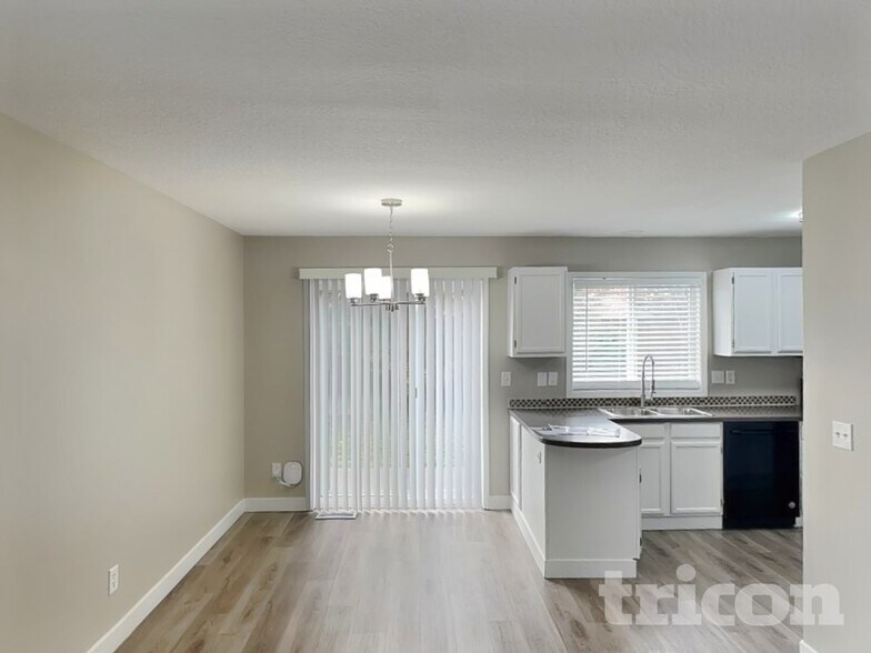 Building Photo - 16209 NE 12th St