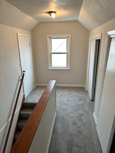 Building Photo - 1302 Kingston Ave