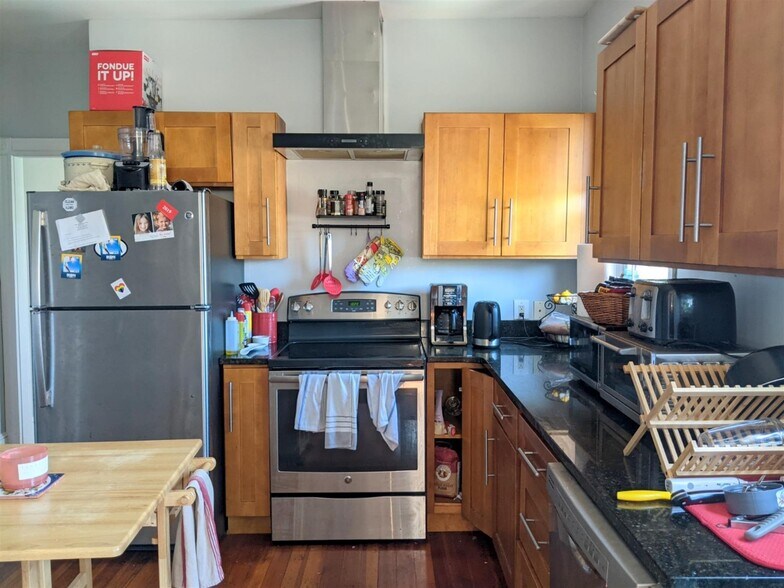 Building Photo - 41 Belknap St