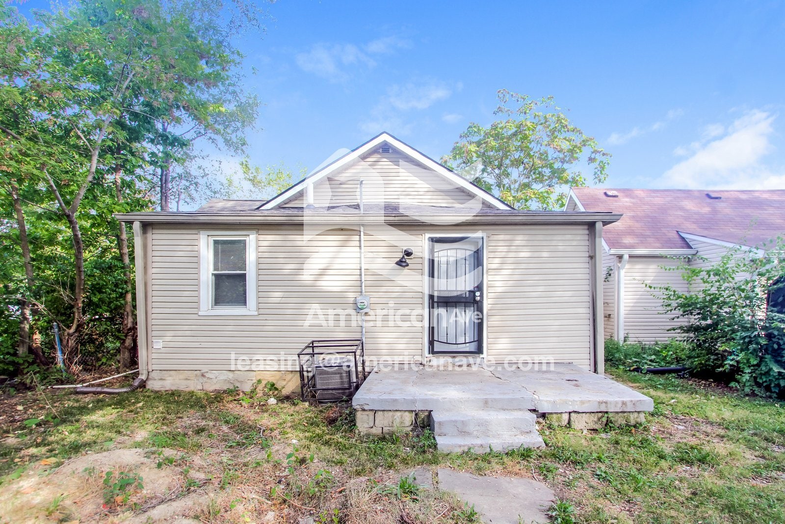 Building Photo - 1732 Draper St