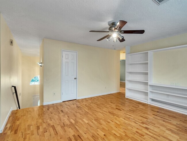 Building Photo - 1814 Oak Valley Dr