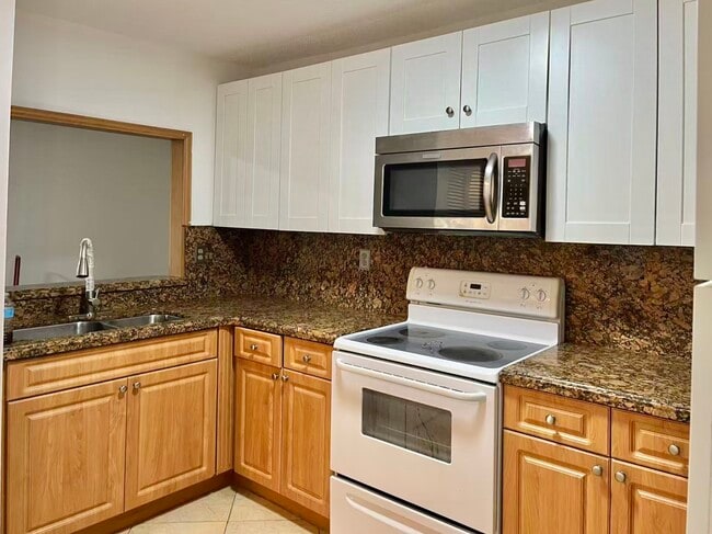 Building Photo - 8851 NW 119th St