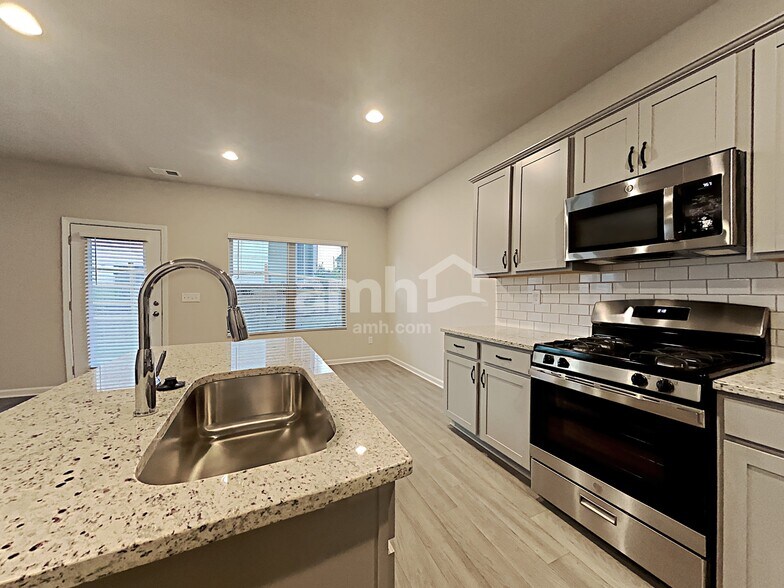 Building Photo - 339 Winston Cir