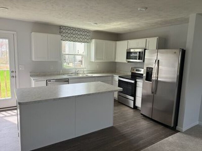 Building Photo - Beautiful 4 Bedroom Home for Rent