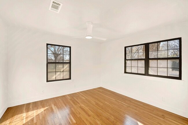 Building Photo - 510 Parkview Blvd