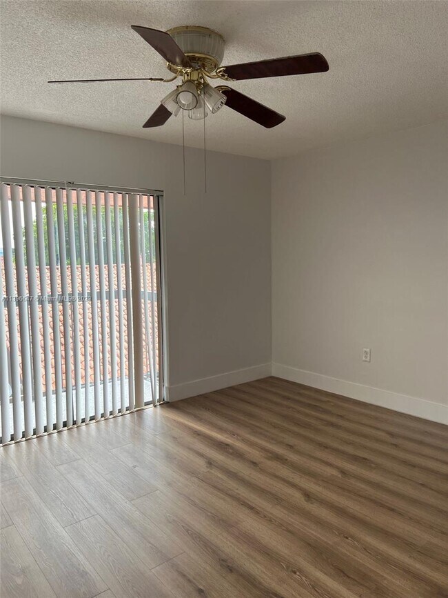 Building Photo - 2186 W 60th St