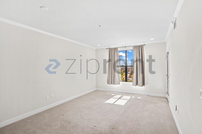 Building Photo - Unit 210