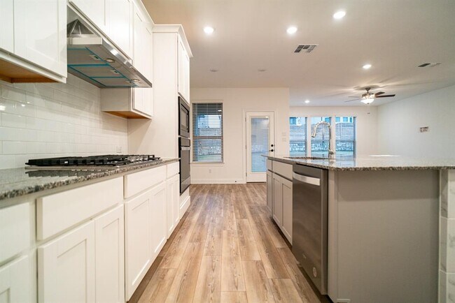 Building Photo - 3501 Jaulan St