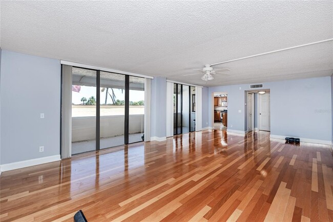 Building Photo - 736 Island Way