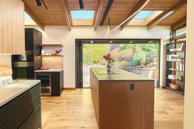 Building Photo - Elegant Piedmont Retreat with Expansive Ba...