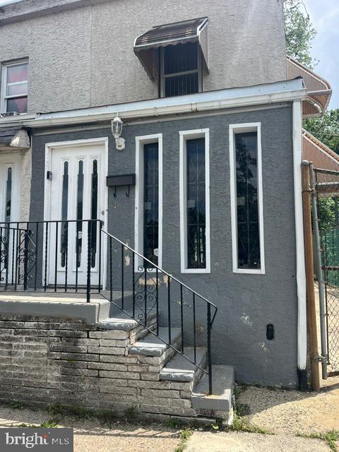 Building Photo - 2070 Haines St