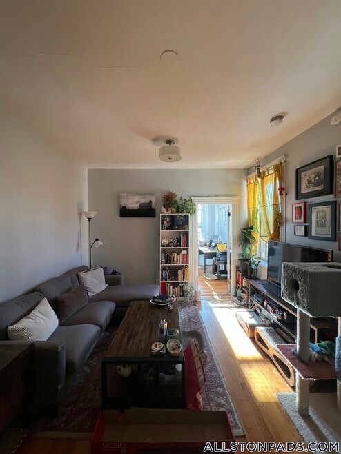 Building Photo - 26 Park Vale Ave