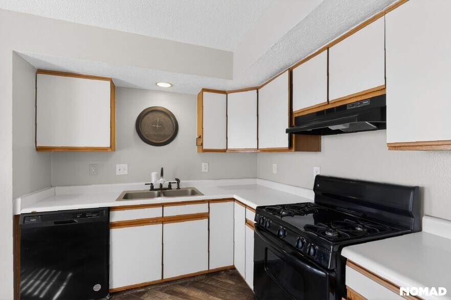 Building Photo - 1328 Rebecca Rd NE