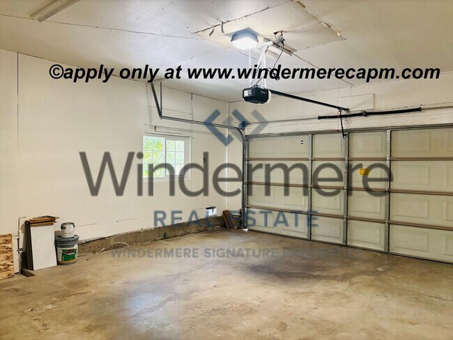 Building Photo - Beautiful 3BD/ 2BA Arden Arcade Home with Spacious Yard In Highly Desirable Location!