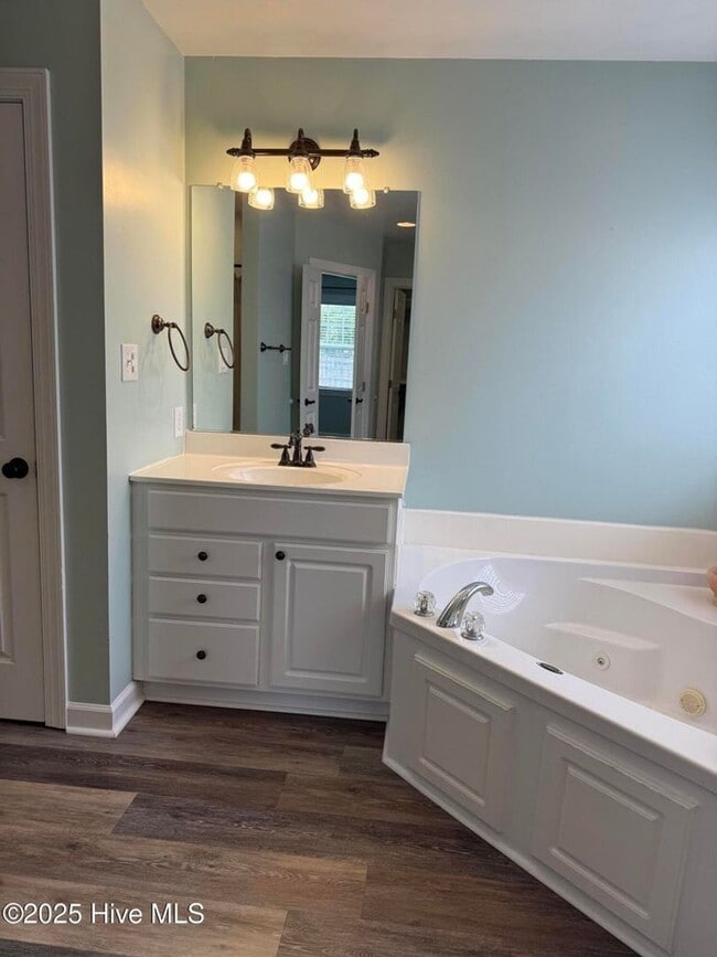 Building Photo - Welcome to Woodlands!