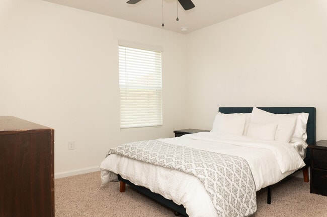 Building Photo - 1114 Valor Walk