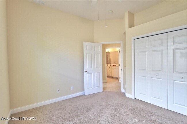 Building Photo - 1175 Clubhouse Dr