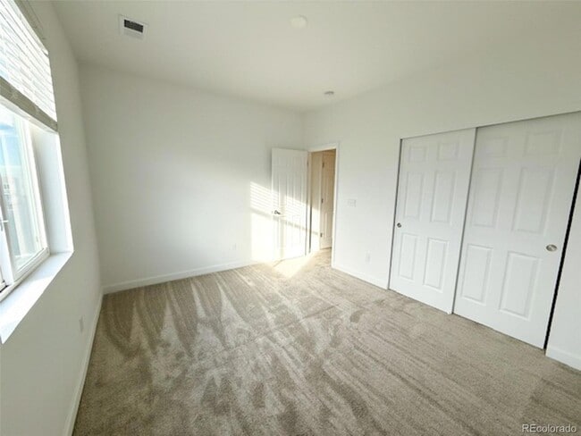 Building Photo - 591 S Pitkin Ct