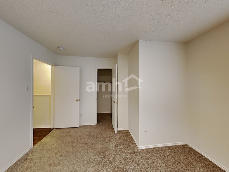 Building Photo - 6803 Lake Jackson Dr