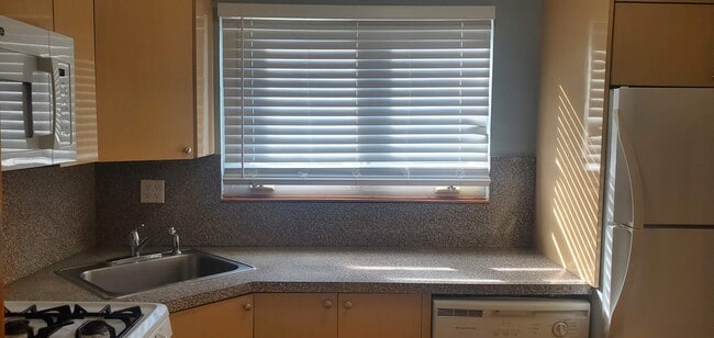 Kitchen - 19638 Pompeii Ave