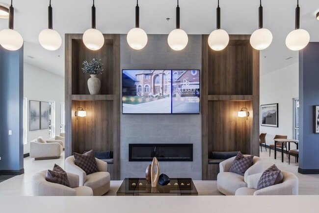 Building Photo - 1225 Rock Run Crossings Dr