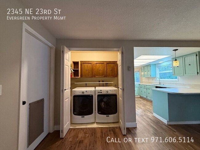 Building Photo - 2345 NE 23rd St