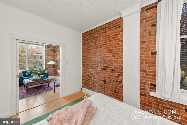Building Photo - 1615 Q St NW