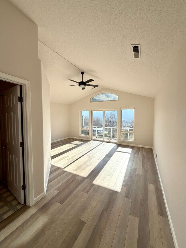 Building Photo - St. Johns 2-bedroom Condo