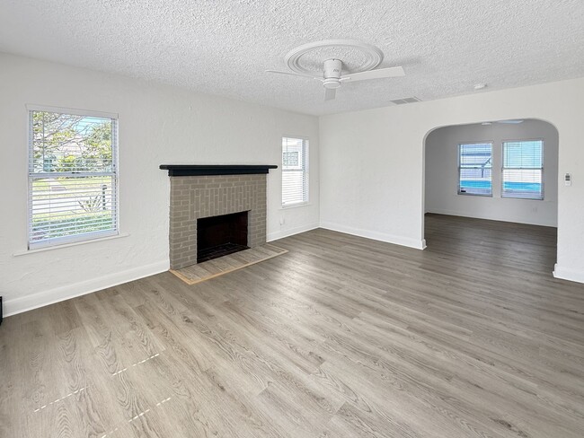 Building Photo - Recently Updated 3/2 with Pool and 2 Car Garage