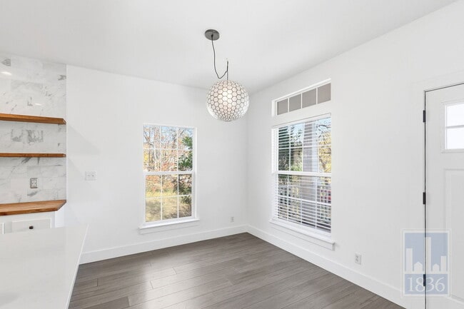 Building Photo - 1116 Lott Ave