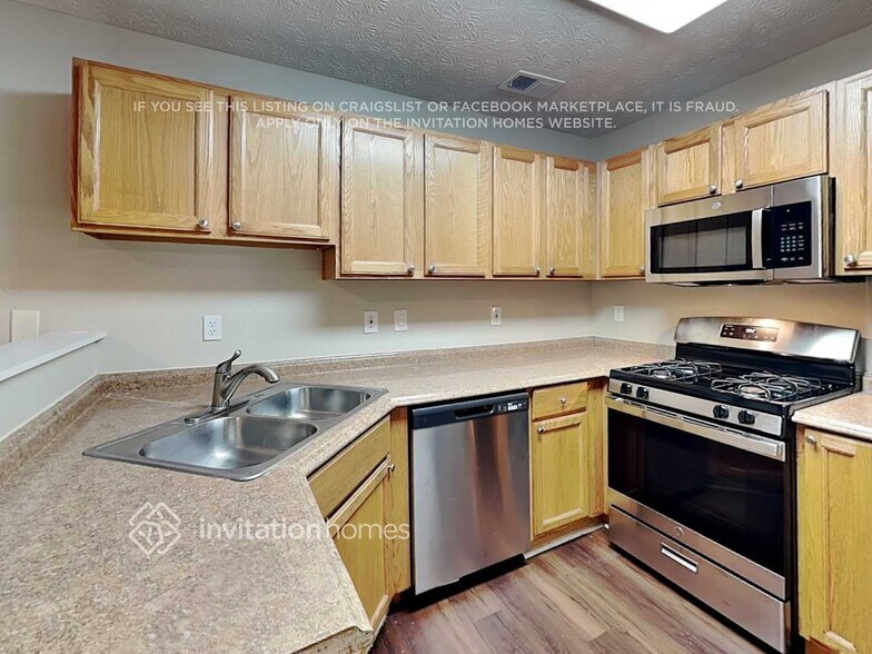 Building Photo - 740 Avening Ct