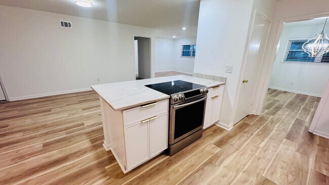 Building Photo - 7535 Parker Cir