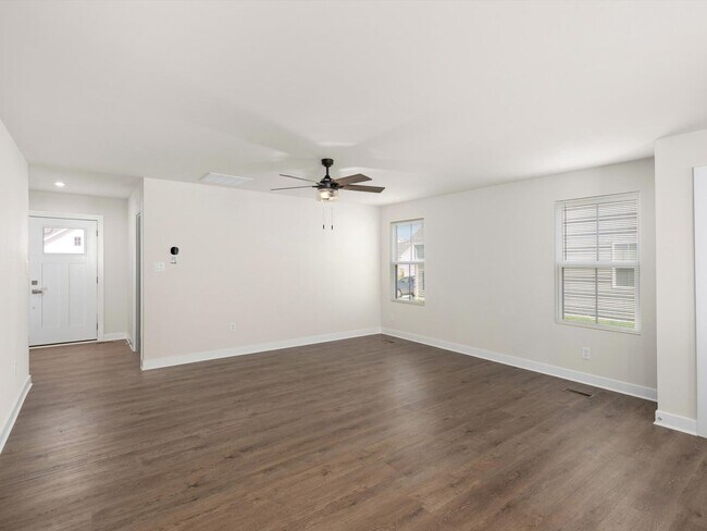 Building Photo - BeachTree Preserve Beauty | Finished Basement, Pool Access & Lawn Care Included