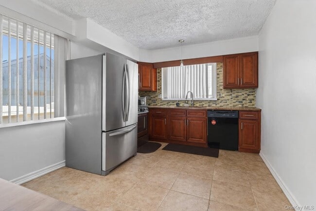 Building Photo - 1716 Camp Ave