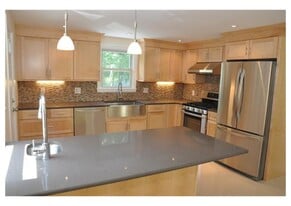 Building Photo - 11 Rockland Pl