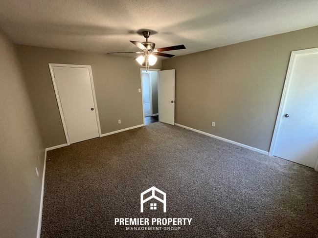 Building Photo - NEWLY RENOVATED 3BR/2BA in Easthaven | Modern Fireplace & Formal Dining