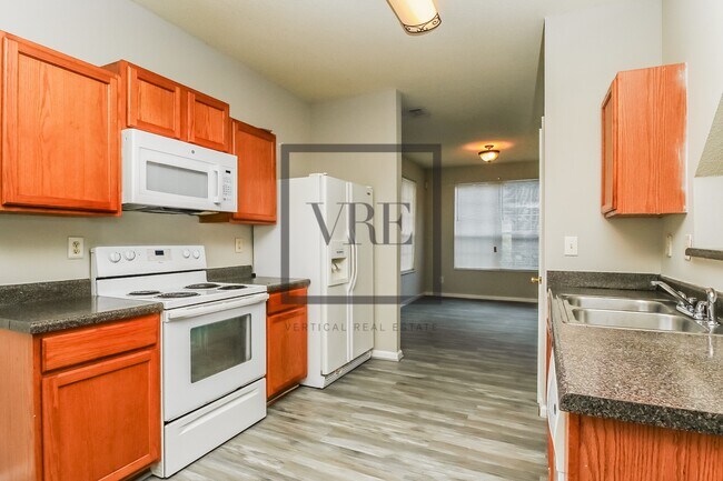 Building Photo - 6517 Chestnut Lake Crossing