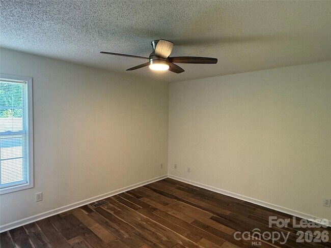 Building Photo - 330 Ferrell Ave