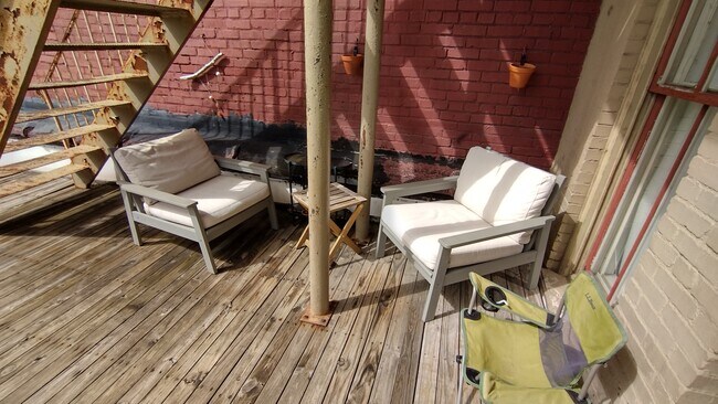 Building Photo - 139 N 4th St