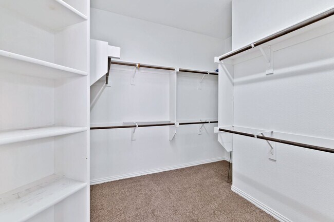 Building Photo - 16117 Gladewater Terrace