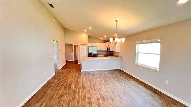 Building Photo - 1097 SILAS St