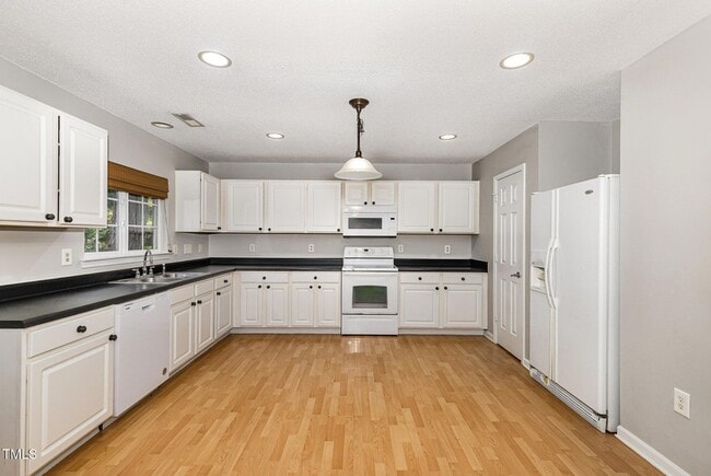 Building Photo - 128 Georgetowne Dr