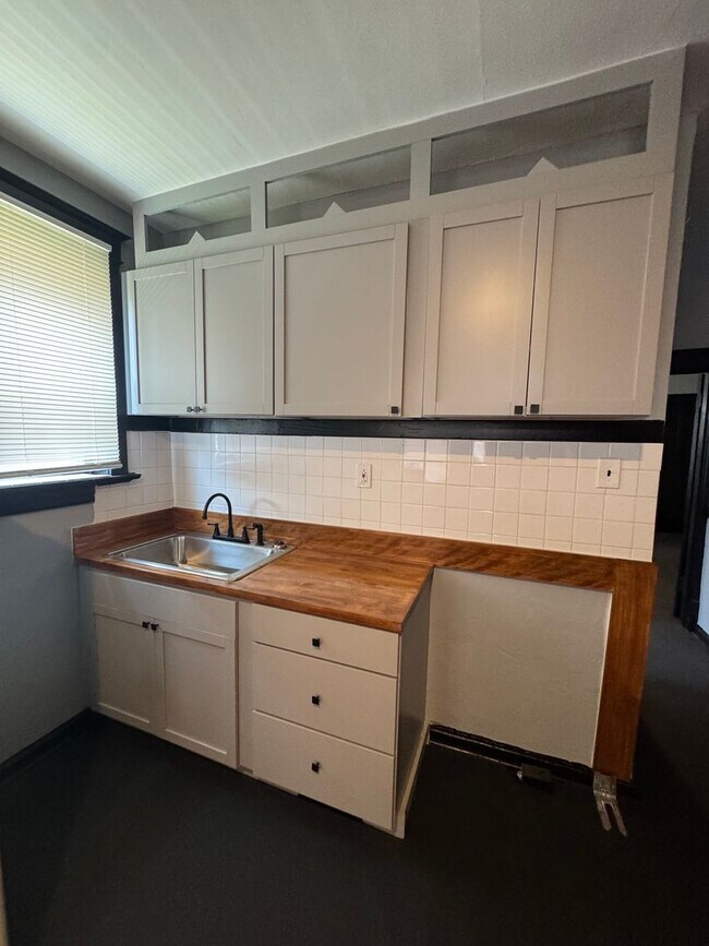 Building Photo - Move in Ready