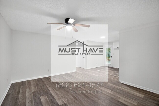 Building Photo - 1494 Carpenter St