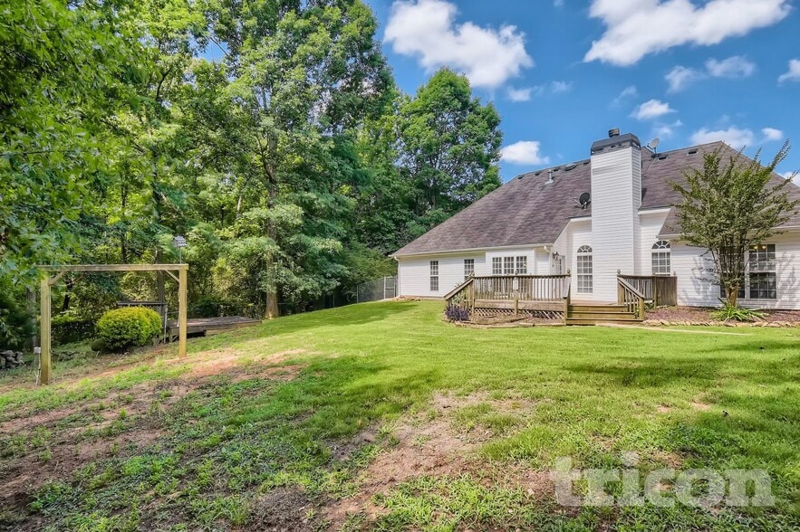 Building Photo - 2713 Trellis Ct SW