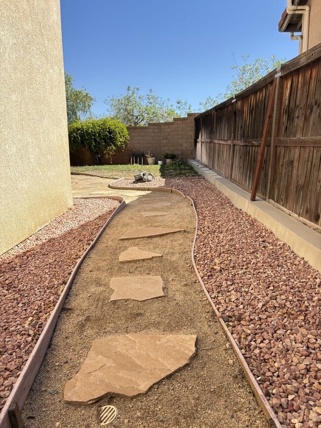Building Photo - 4 Bed 3 Bath Home for Rent in Murrieta