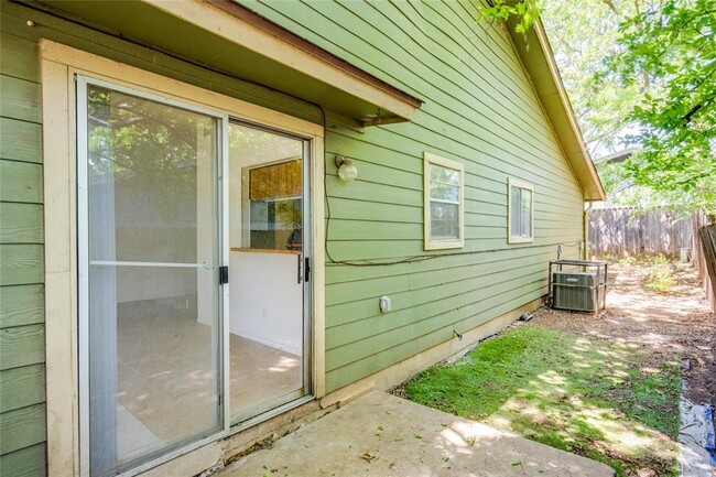 Building Photo - 5208 Bogey Ct