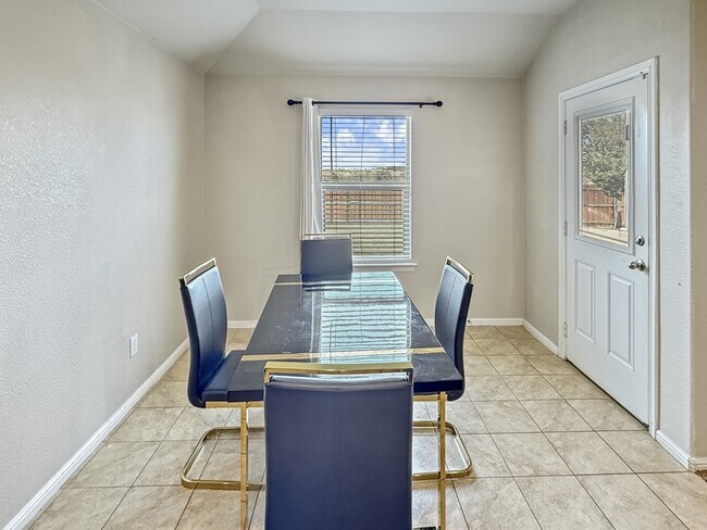 Building Photo - 845 Watson Wy