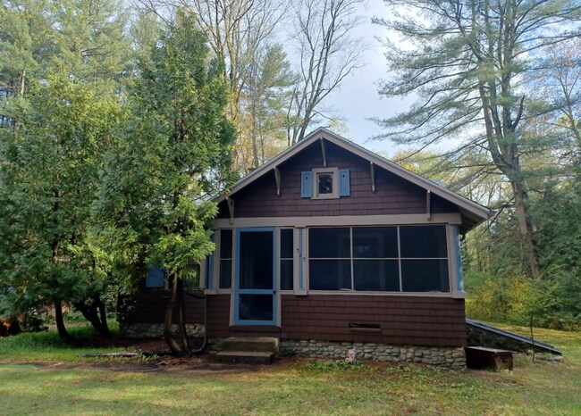Building Photo - 323 Pelham Rd