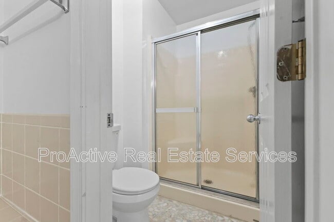 Building Photo - 9468 Bay Front Dr